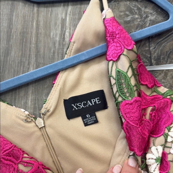 ☀️Xscape Pink Bodycon Spaghetti Strap Midi Dress - Picture 2 of 4